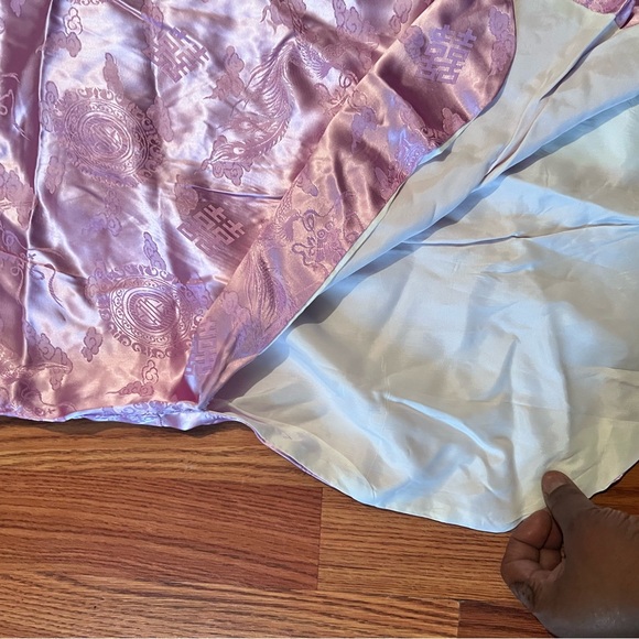 Asian Robe - Picture 7 of 8